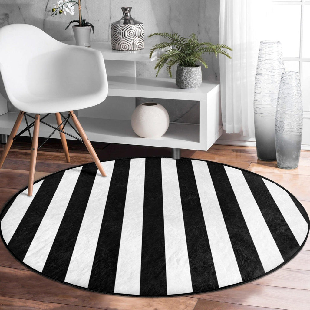 The Monochrome Geometric Contrast Round Rug