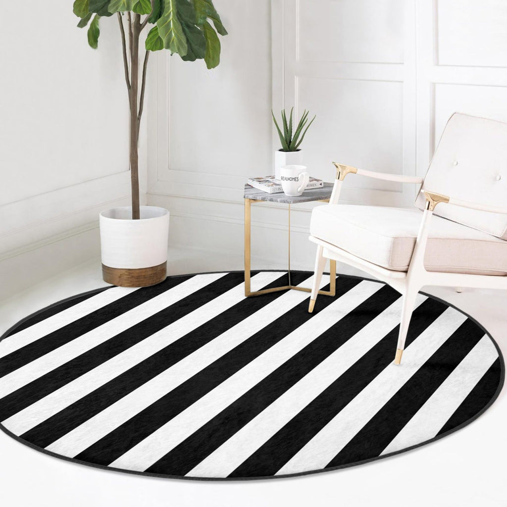 The Monochrome Geometric Contrast Round Rug