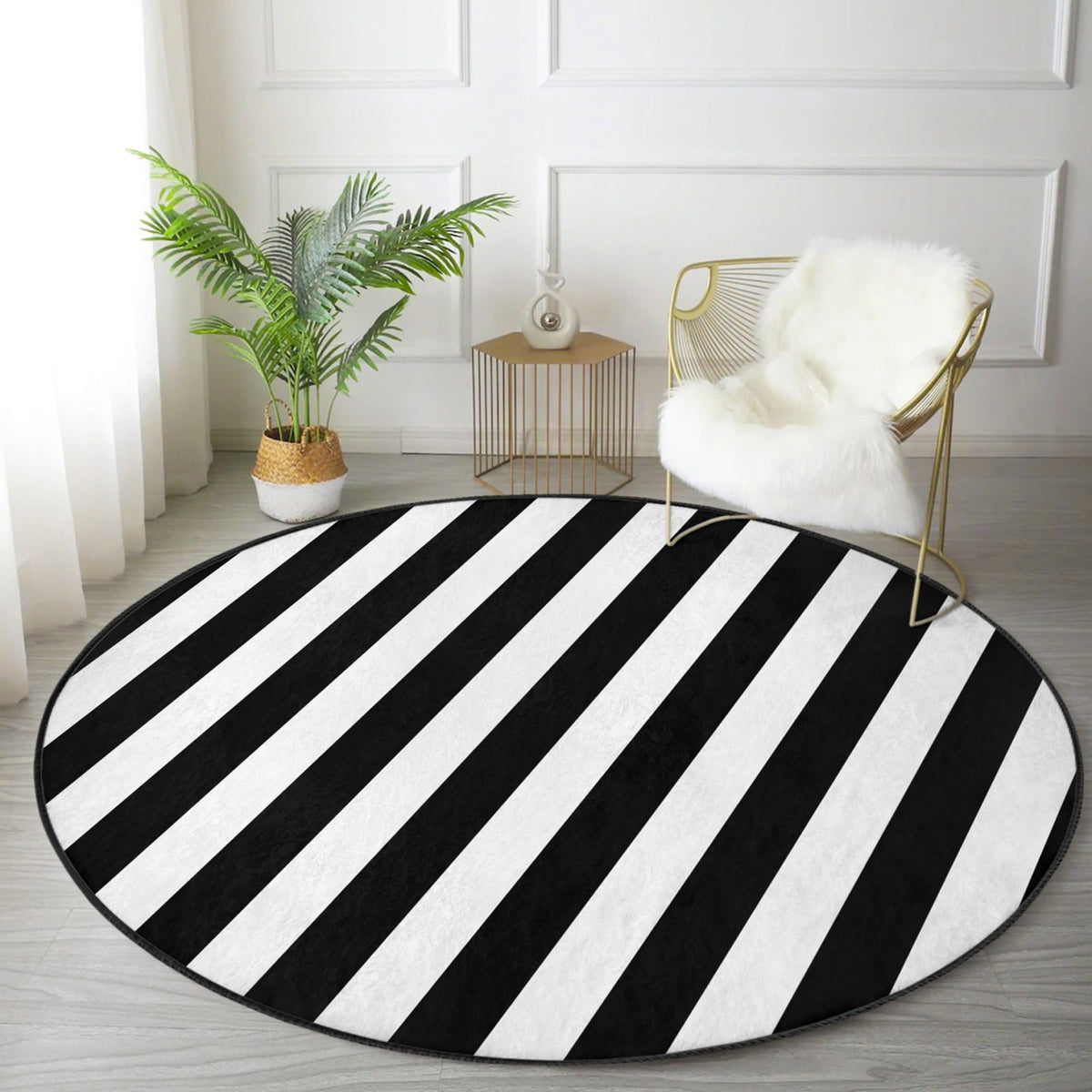 The Monochrome Geometric Contrast Round Rug